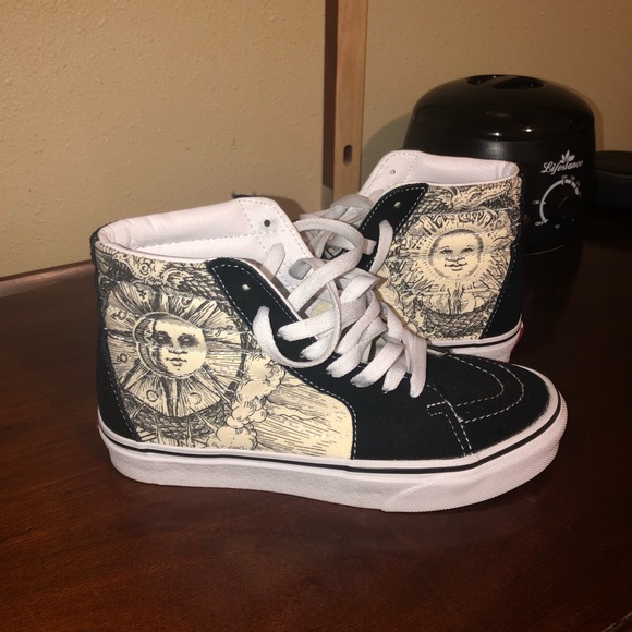 🛑SOLD ON MERCARI🛑 Astrology Zodiac Sign Vans Sk8-hi hightops - Picture 4 of 6